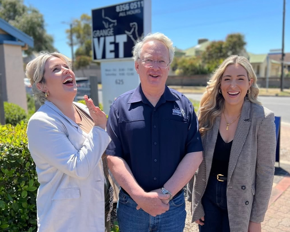 Grange Vet Clinic - Mollie, Lauren and Phil Ritchie